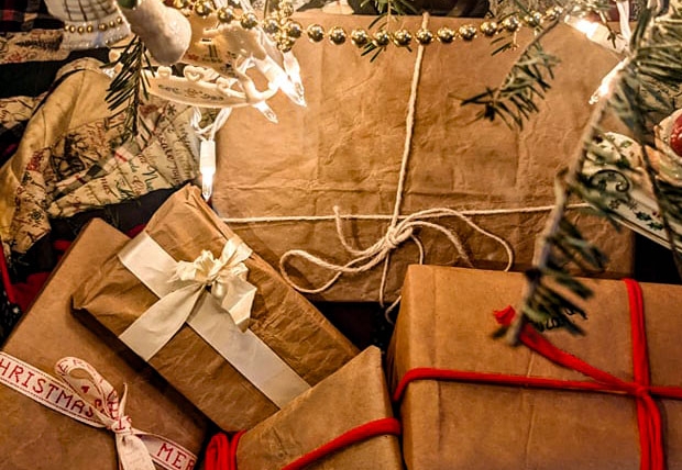Sustainable Wrapping Paper: Do’s & Don’ts